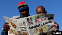 Báo chí Nam Phi đưa tin về sức khỏe của ông Mandela, ngày 24/6/2013.