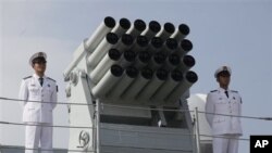 中国护卫舰运城号 2012年4月30日访问香港 (AP)