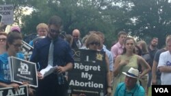 反堕胎人士在国会山集会。(美国之音杨晨拍摄)