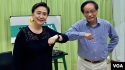 民主党前主席刘慧卿与港区人大代表叶国谦在网台节目,讨论北京修改香港选举制度,以及建制派之间的内部竞争等问题 (美国之音/汤惠芸)