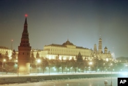 夜幕下的克里姆林宫在举行高层会议,决定苏联命运(1991年12月9日)