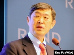 日本国际大学校长北冈伸一(美国之音国符拍摄)