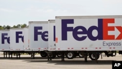 联邦快递公司的运货卡车(2017年4月18日资料照片)