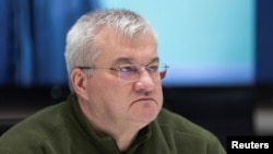 乌克兰新任外交部长安德烈·西比加(Andrii Sybiha)星期五呼吁西方国家向乌克兰提供更多的武器,并解除对这些武器的使用限制。(资料照)