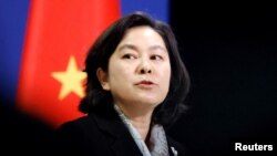 资料照片-中国外交部发言人华春莹在北京的记者会上。(2020年11月30日)