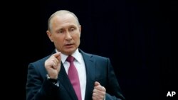 俄罗斯总统普京11月签署新法律,授权政府可把接受海外资金的媒体机构定为“外国代理人”