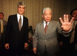Bộ Trưởng Tài chánh Hoa Kỳ Robert Rubin và Tổng Bí thư Đỗ Mười ngày 8/4/1997.