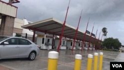 在飓风多里安登陆美国前,人们在佛罗里达州西棕榈滩未雨绸缪(2019年9月2日)。