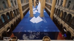 走进美国:到华盛顿看冰山? 建筑博物馆变身清凉极地 走进美国:到华盛顿看冰山? 建筑博物馆变身清凉极地