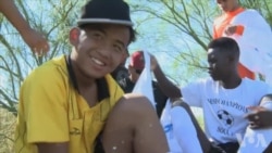 难民家庭子女在凤凰城踢足球 难民家庭子女在凤凰城踢足球