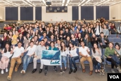 《52赫兹,我爱你》在乔治·华盛顿大学的特映会吸引了许多年轻观众