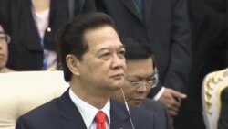 Việt-Trung cam kết tăng cường quan hệ giữa tranh chấp Biển Đông Việt-Trung cam kết tăng cường quan hệ giữa tranh chấp Biển Đông