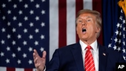 美国前总统唐纳德·特朗普(Donald Trump)2024年1月22日在新罕布什尔州拉科尼亚发表竞选演说。(美联社)