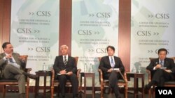 日本众议员,前日本防卫大臣中谷元(Gen Nakatani)、前防卫大臣小野寺五典(Itsunori Onodera)以及前防卫副大臣长岛昭久(Akihisa Nagashima)星期一在华盛顿智库战略与研究中心就日本在川普时代的朝鲜政策发表演讲。