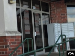 里本·卡森医生的竞选总部(美国之音龚小夏,平章拍摄)