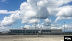 距离斯里兰卡南方城市汉班托塔40公里处的马特拉·拉贾帕克萨国际机场,被称为“全世界最空的国际机场”。(美国之音朱诺拍摄,2017年1月28日)