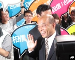 苏贞昌抵达现场