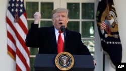 特朗普总统在白宫玫瑰园讲话。(2019年1月25日)