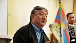 洛地嘉日2008年5月在达兰萨拉见记者(美联社)