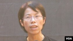 台湾台湾妇女救援基金会执行长康淑华(美国之音张永泰拍摄)