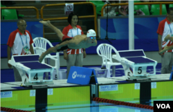 中国游泳选手马日欣2017年8月23日参加台北世大运男子800米自由式比赛 (美国之音黎堡摄)