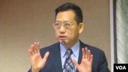 台湾执政党国民党立委吴育昇(美国之音张永泰拍摄)