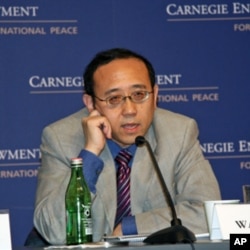 澳门大学公共行政系主任王建伟