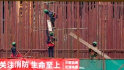 Công nhân Việt Nam làm việc tại công trường xây dựng nhà máy Linglong, dự án đầu tư lớn nhất của Trung Quốc ở châu Âu.