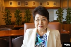 东京福祉大学国际交流中心主任远藤誉（美国之音歌篮拍摄）