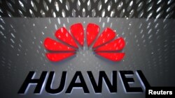 深圳国际机场的华为标识(2019年7月22日)