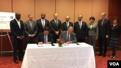 台湾电力公司与美国通用电气燃气公司2019年6月11日在美国国会山签12亿美元合同采购燃气涡轮(美国之音锺辰芳拍摄))