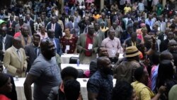 မူဂါဘီ ပါတီခေါင်းဆောင်အဖြစ်မှ ထုတ်ပယ်ခံရ မူဂါဘီ ပါတီခေါင်းဆောင်အဖြစ်မှ ထုတ်ပယ်ခံရ