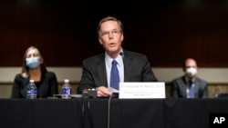 资料照:2021年10月20日,被拜登总统提名为美国驻华大使的伯恩斯在参议院外委会举行的提名听证会上发言。(美联社)