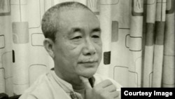 Nhà văn Nguyễn Quang Lập, chủ trang blog Quê Choa, bị bắt tại nhà riêng ở TP HCM hôm 6/12/2014.