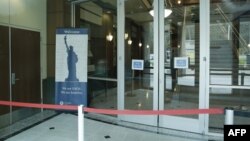 美国华盛顿州的一座国土安全部与移民局办公楼因新冠疫情而关闭。(2020年3月3日)