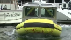 美国万花筒:无人驾驶船驶入波士顿港口 美国万花筒:无人驾驶船驶入波士顿港口