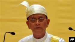 နိုင်ငံတော်သမ္မတဦးသိန်းစိန်။