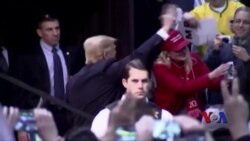 纽约“首投族”走向投票站 纽约“首投族”走向投票站