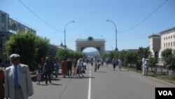  布里亚特首府乌兰乌德市中心。(美国之音白桦拍摄)