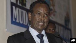 Thủ tướng Somalia mới, Abdi Farah Shirdon, trong một buổi lễ ở Mogadishu, Somalia, 6/10/2012