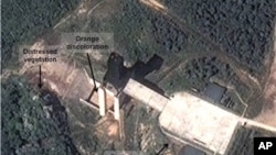 卫星图像显示了朝鲜西海的一处设施,分析人士认为朝鲜在这里试验了火箭发动机。