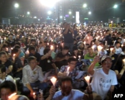 香港民众参加六四悼念晚会
