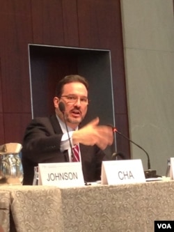 战略与国际研究中心亚洲问题专家格林(美国之音 钟辰芳拍摄)