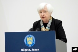 美国财长耶伦在日本新泻举行的G7财长会议期间的一个记者会上讲话。(20230511)