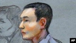 Azamat Tazhayakov, bạn của Dzhokhar Tsarnaev, dự phiên tòa khai cung ở Boston