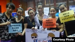 益仁平中心开展听障学生“一人一照片,呼吁政府带头招录残障人”活动 (益仁平中心提供)