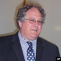 南加大美中学院副院长杜克雷