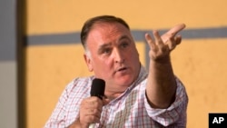 Chef keturunan Spanyol Amerika, Jose Andres saat berbicara di La Cerveceria, Havana, 21 Maret 2016 (Dok: AP)