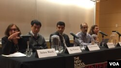 新学院世界濒危学者项目举行“对学术研究的持续威胁”.研讨会(从左至右)主持人玛克、徐友渔、叙利亚学者阿尔·拉贾布、伊朗学者塔基巴克什、土耳其学者托克塔米斯)(美国之音方冰拍摄)