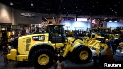 拉斯维加斯建筑工业展会上产出的一辆卡特彼勒982M装载机(2017 年3月9日)